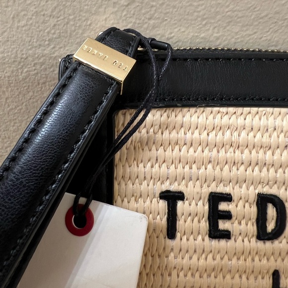 ❣️SOLD❣️Ted Baker Large Woven Wristlet/Clutch NWT R $198 - Picture 4 of 9